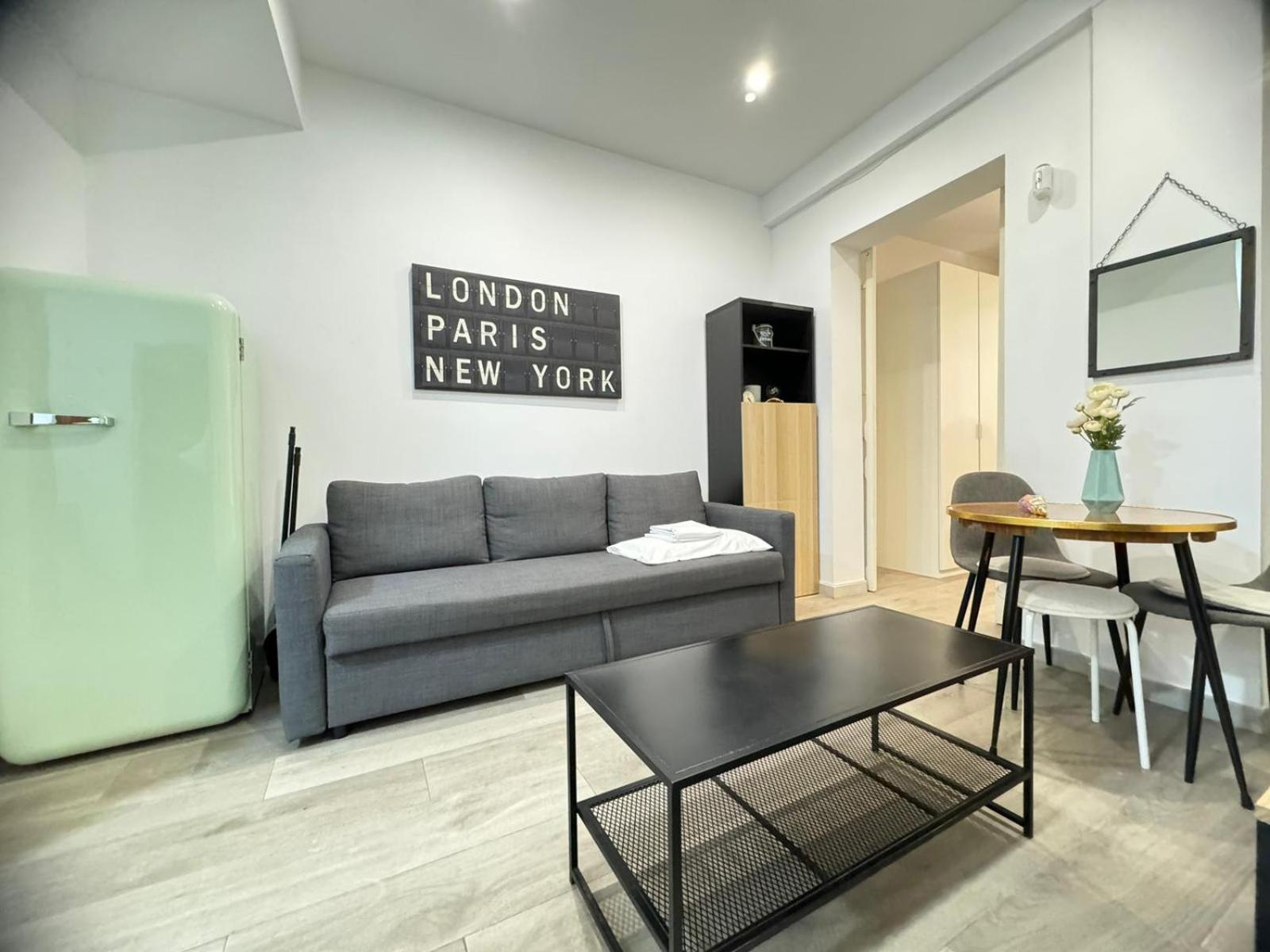 Dianthus House Apartment มาดริด ภายนอก รูปภาพ